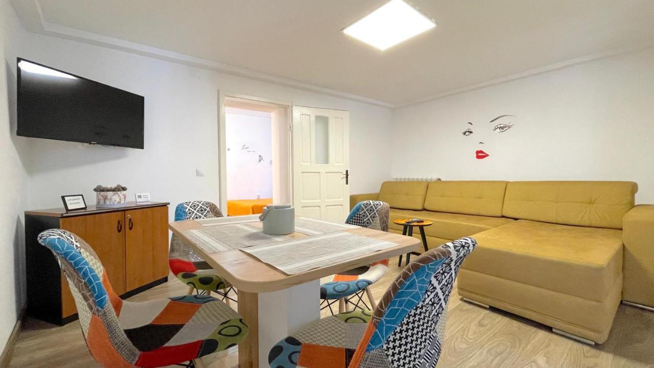 Well Prettyplaces Apartment 001 Брашов Екстериор снимка