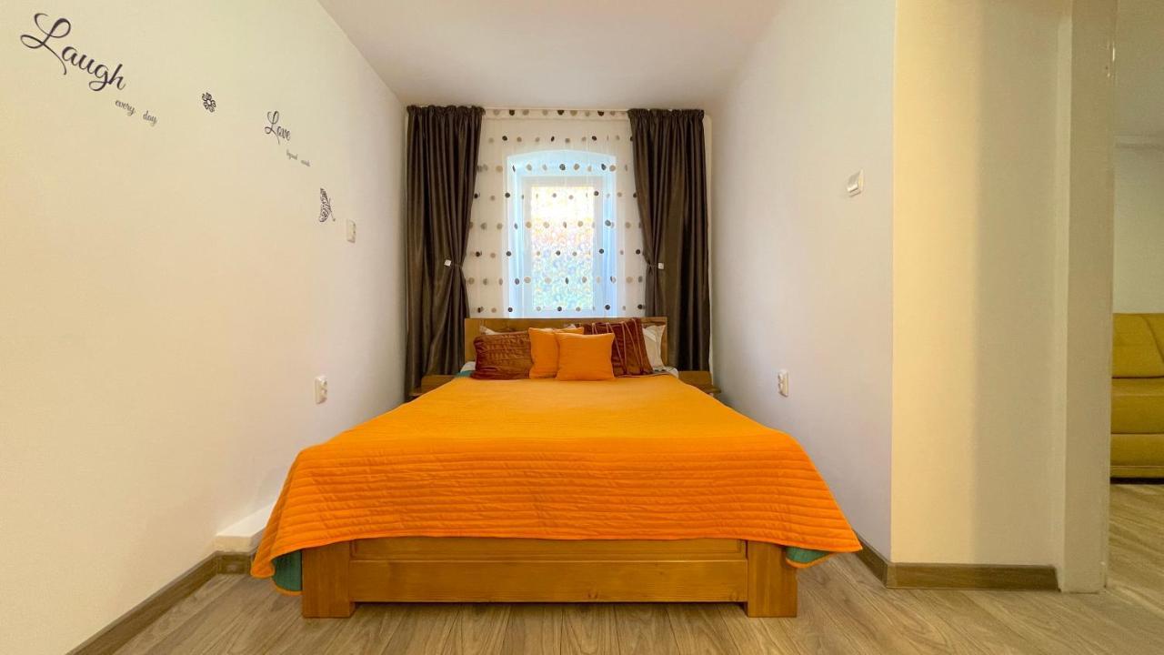 Well Prettyplaces Apartment 001 Брашов Екстериор снимка